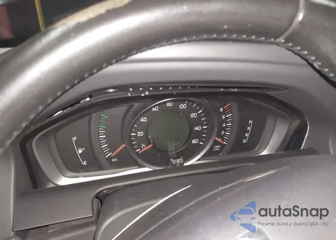 2017 Volvo Xc60 T5 Inscription из США, поврежденный, VIN YV440MDU4H2010632